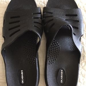Men's Slippers NWOT